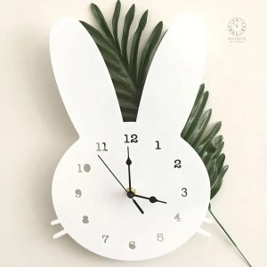 Horloge enfant lapin colorée pour décoration de chambre