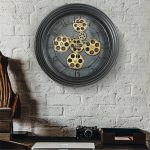 Horloge à engrenages avec mécanisme visible
