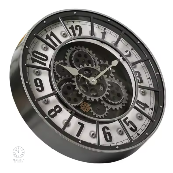Horloge en métal avec engrenages apparents pour une touche industrielle