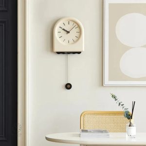 Horloge scandinave au design épuré
