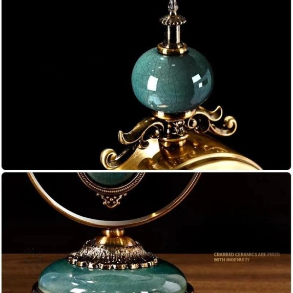 Pendule traditionnelle, pièce d'artisanat ancien unique