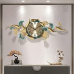 Horloge murale artistique en fer forgé