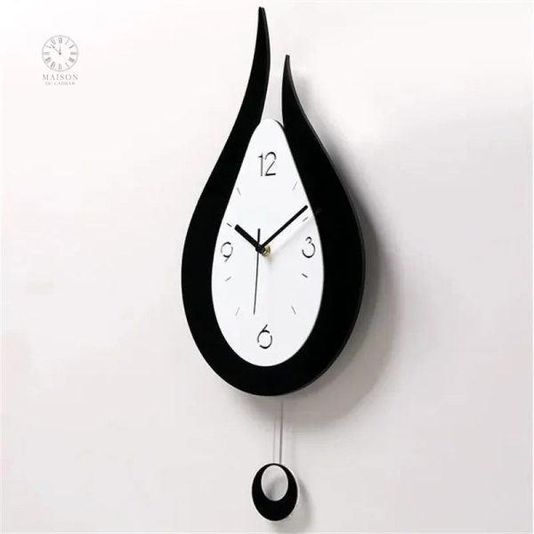 Horloge au style épuré inspirée de la nature aquatique