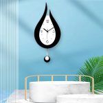 Horloge blanche moderne, accent de style aquatique