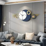 Horloge murale design avec grands chiffres