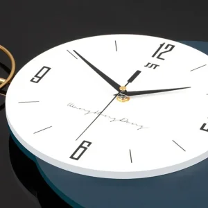 Horloge contemporaine pour décoration intérieure