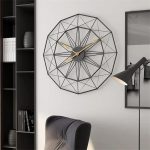Horloge murale au style industriel tendance