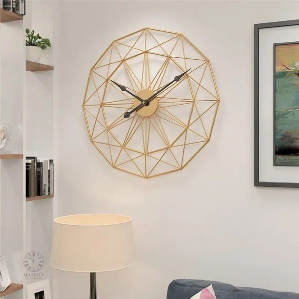Horloge en métal avec finition rustique pour ambiance industrielle