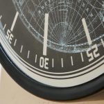 Horloge murale en métal au look vintage industriel