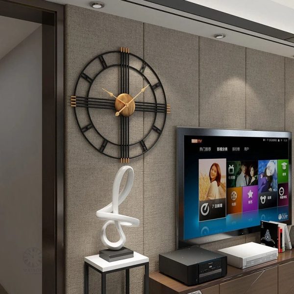 Horloge industrielle surdimensionnée pour accentuer votre espace