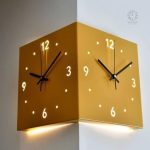 Horloge double face pratique pour maison ou bureau