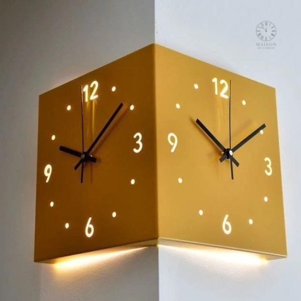 Horloge double face pratique pour maison ou bureau