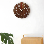 Horloge en bois avec affichage lumineux