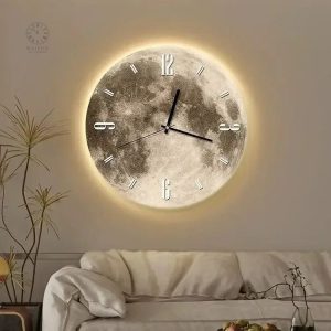 Horloge décorative au design inspiré de la lune