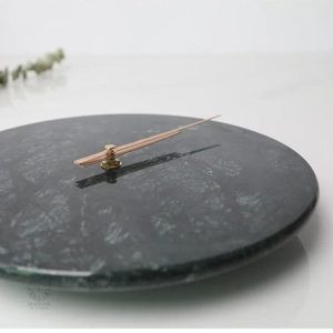 Horloge murale moderne avec finition en marbre raffiné