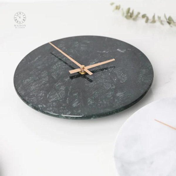 Horloge en marbre, accessoire de luxe pour mur contemporain