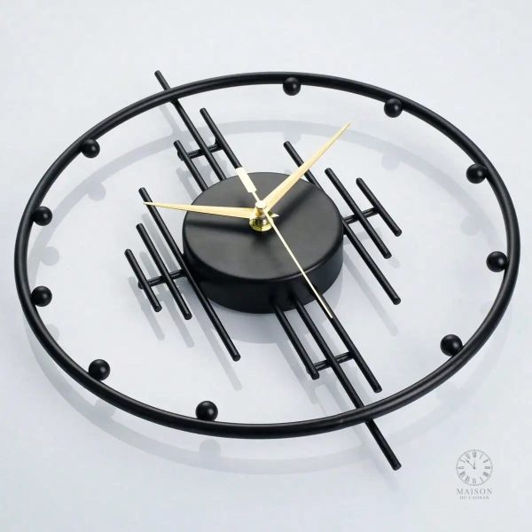 Horloge décorative minimaliste pour un intérieur moderne