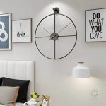 Horloge moderne aux lignes minimalistes