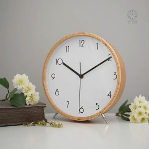 Horloge moderne à poser, design élégant et contemporain