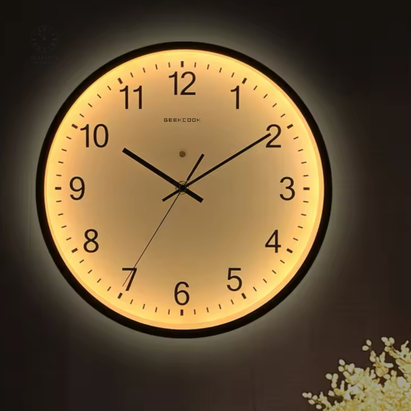 Accessoire décoratif moderne : horloge murale élégante