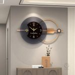 Horloge moderne avec chiffres stylisés pour mur