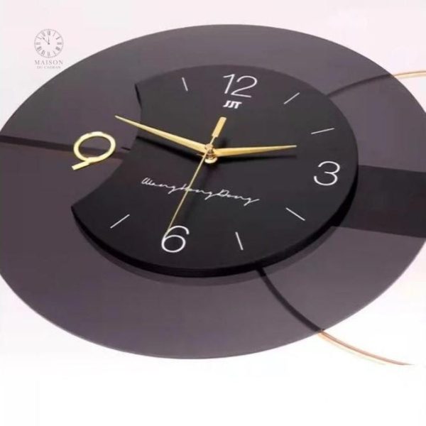 Horloge design pour une ambiance moderne dans le salon