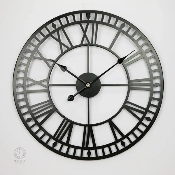 Horloge au style industriel avec chiffres grands