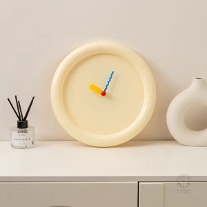 Horloge Murale au look design et élégant