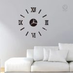 Horloge murale élégante avec chiffres romains
