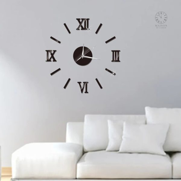 Horloge murale élégante avec chiffres romains