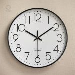 Horloge murale à quartz, accessoire pratique et décoratif