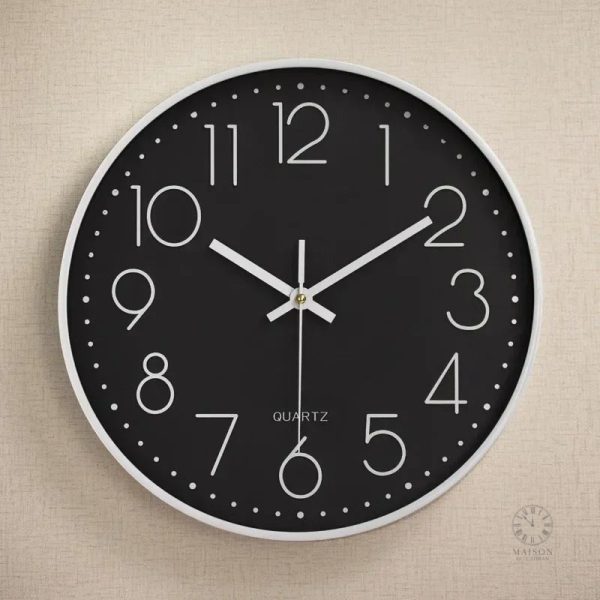 Horloge de bureau avec finition soignée et moderne