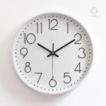 Horloge de bureau à quartz, alliée de votre efficacité