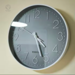 Horloge de bureau à quartz moderne et minimaliste