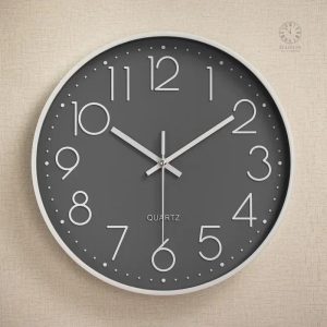 Horloge de bureau fonctionnelle et stylée