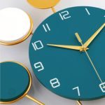 Horloge murale artistique à thème de ballons vibrants