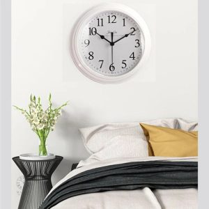 Horloge murale blanche élégante et moderne