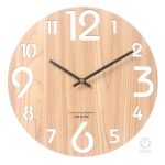 Horloge en bois pour une décoration intérieure élégante