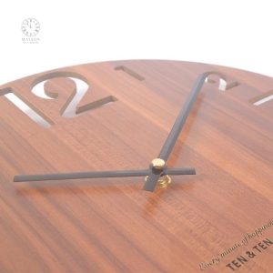 Horloge en bois au charme rustique pour votre mur