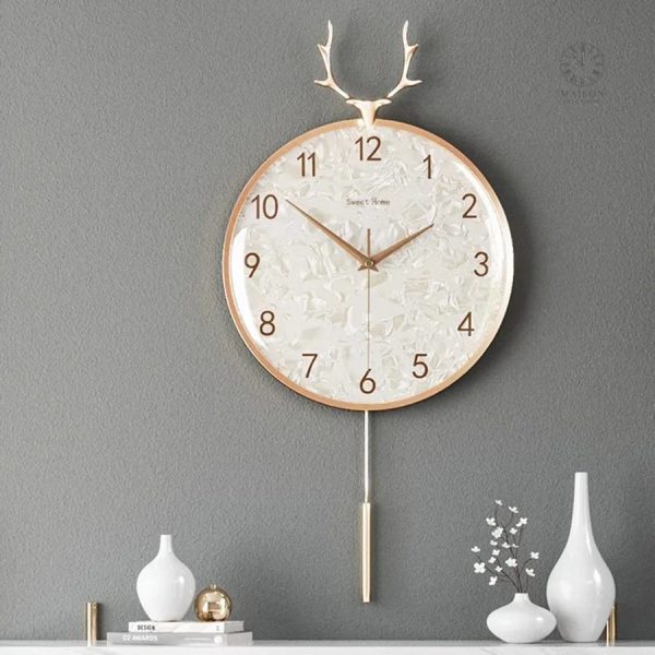horloge-murale-bois-de-cerf-1 Horloge murale en bois de cerf au design luxueux