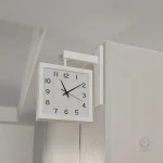 Horloge murale en bois design moderne