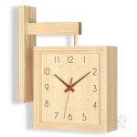 Horloge en bois au design épuré
