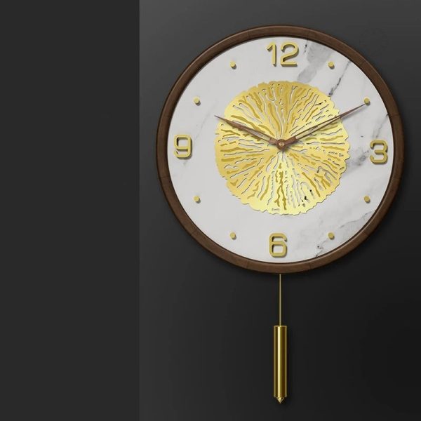 Horloge bois et métal, un élément décoratif essentiel