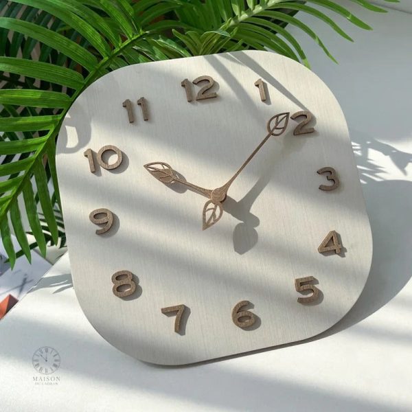 Horloge moderne en bois pour décoration intérieure