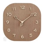 Horloge murale minimaliste avec finition bois
