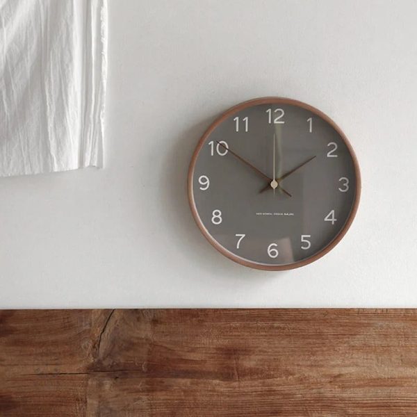 horloge-murale-bois-scandinave-1 Horloge murale en bois scandinave élégante
