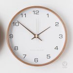 Horloge en bois au style nordique moderne