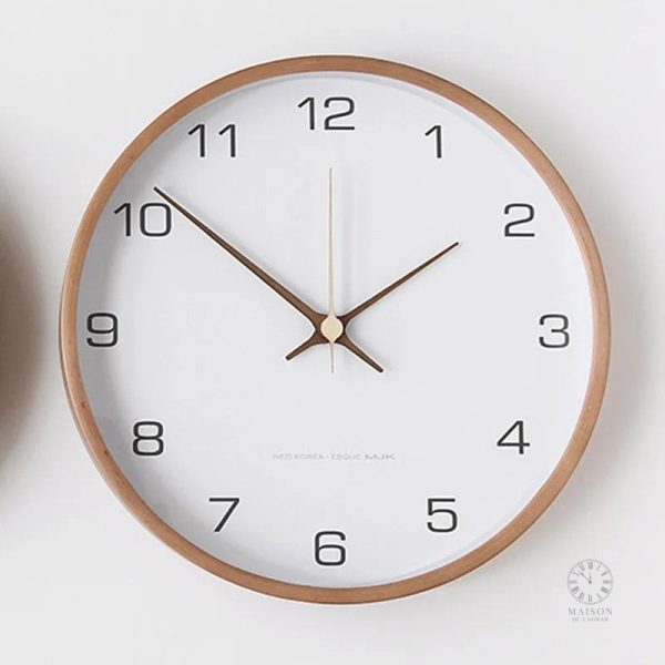 Horloge en bois au style nordique moderne