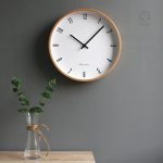 Horloge murale en bois au design japonais