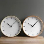 Horloge en bois au style minimaliste japonais